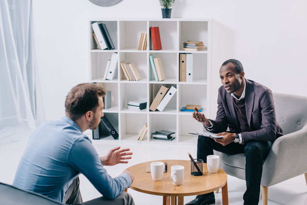 Therapist and patient in individual therapy for addiction Pennsylvania